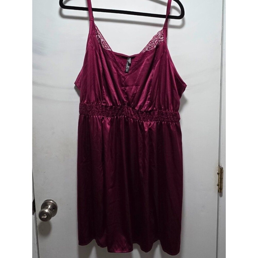 Worn Once Torrid Size 4 Satiny Babydoll Nightgown